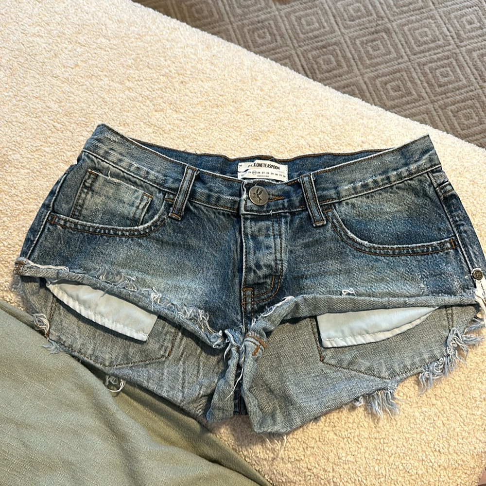 One teaspoon no. 2’s sz 25